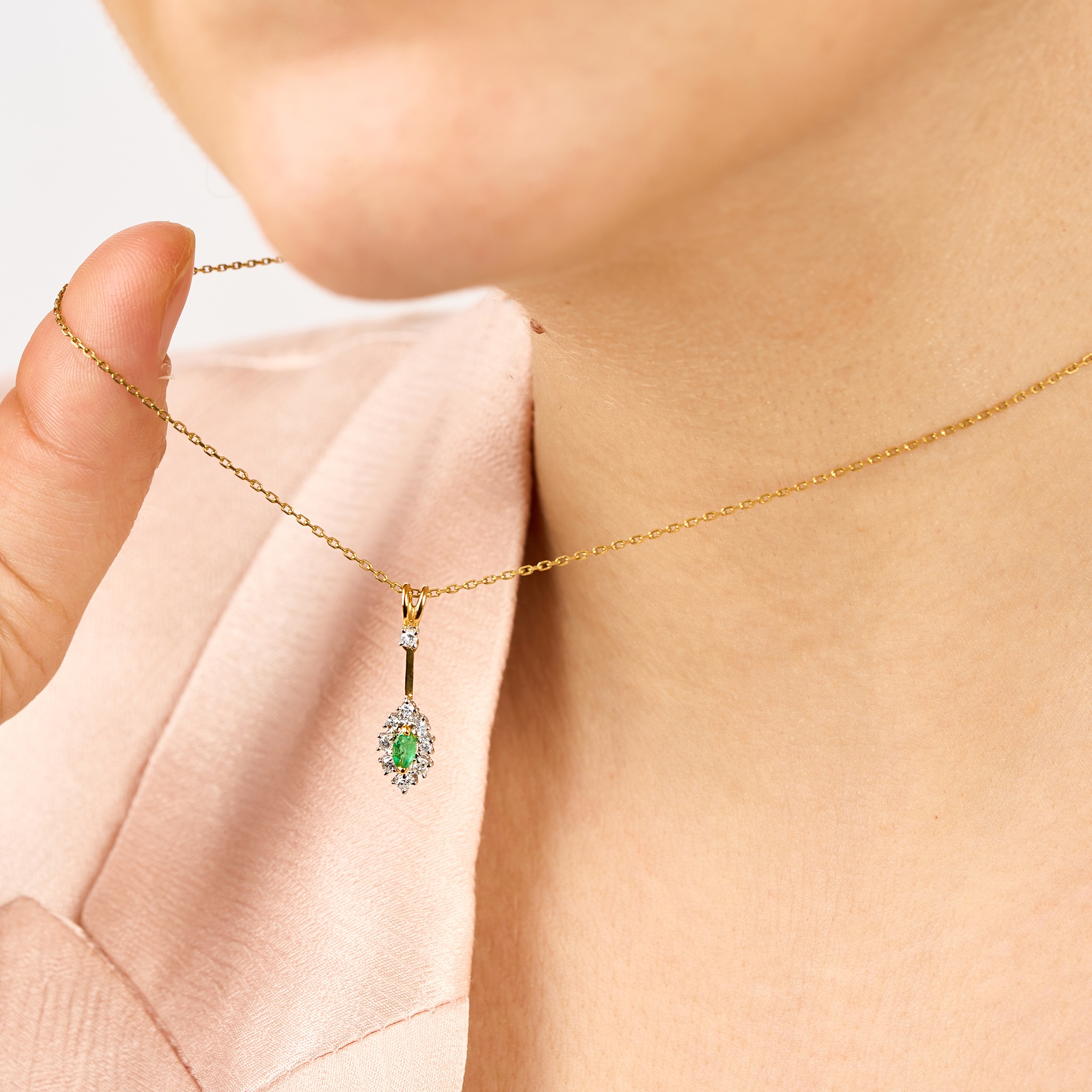 colier aur 18 k cu smaralde si diamante